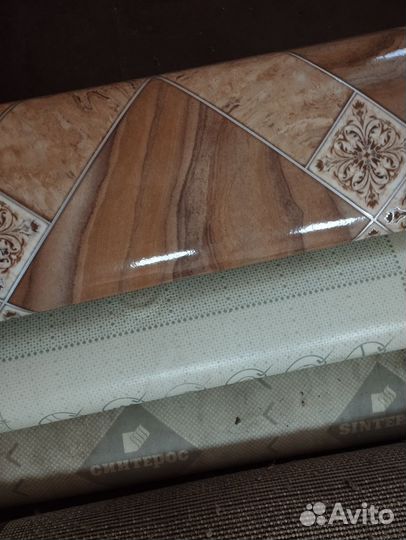 Линолеум новый остатки. 4*3,3м, 4*1,85м