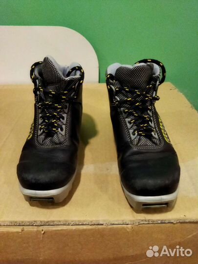Лыжные ботинки