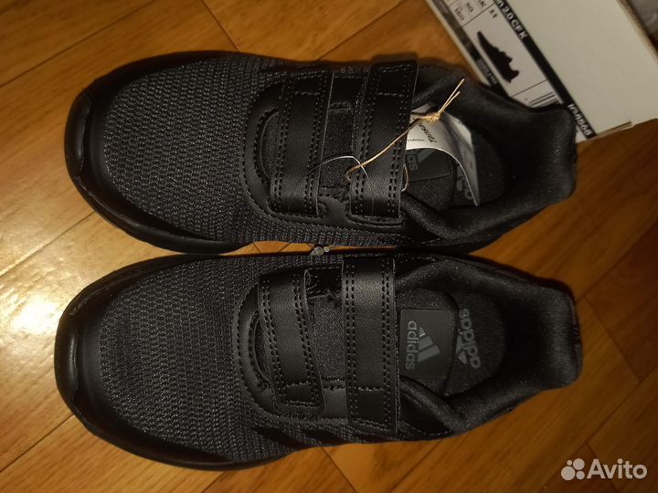 Новые кроссовки Adidas