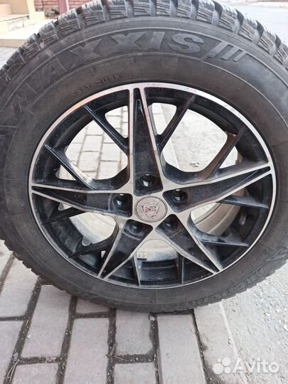 Maxxis ArcticTrekker NP3 205/60 R16