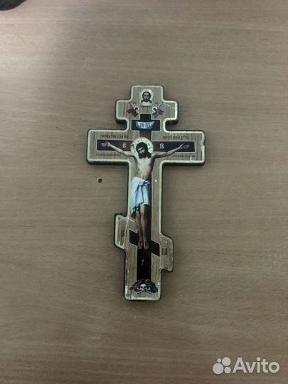 Старый деревянный крест