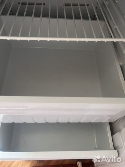 Морозильник indesit SFR 167 NF,белый