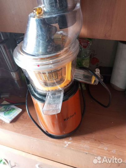 Соковыжималка шнековая