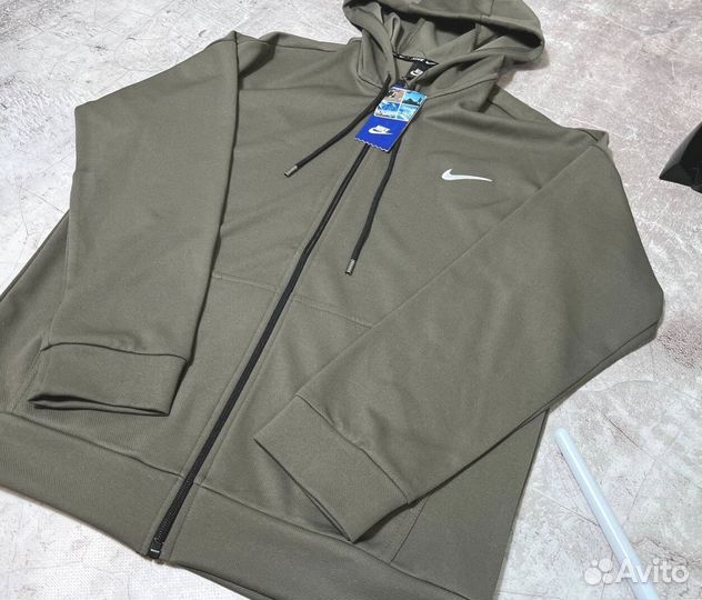Спортивные костюмы Nike