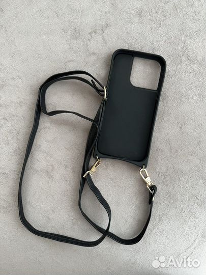 Чехол с ремешком на 14Pro