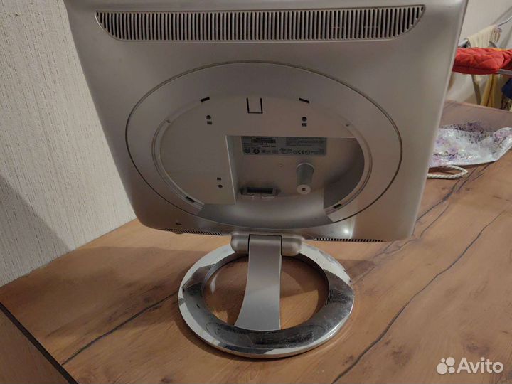 Монитор LG flatron l1720B