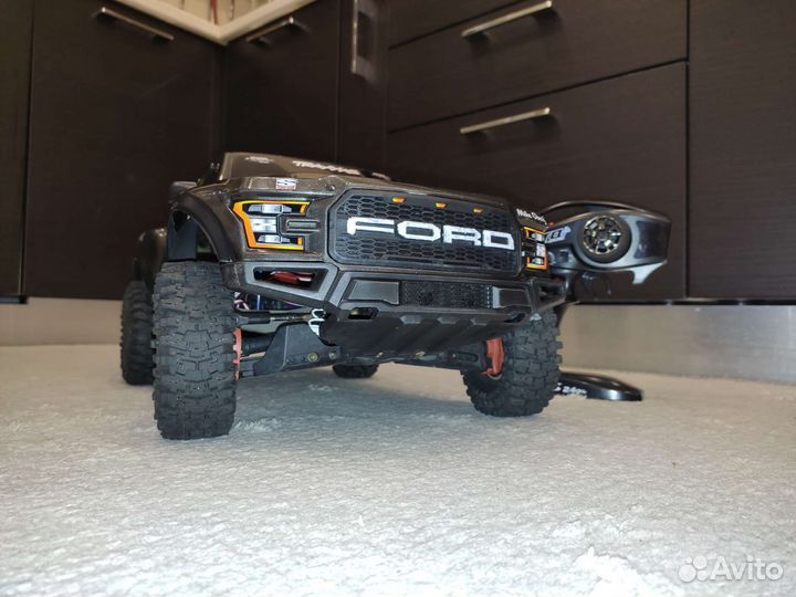 Traxxas slash 4x4 Ford Raptor 1/10
