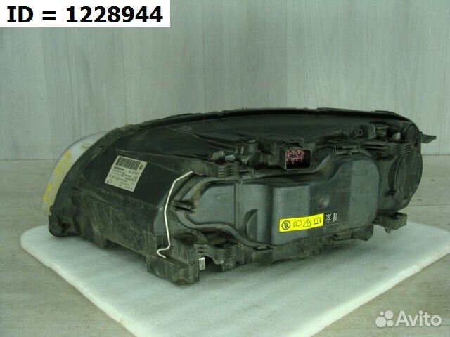 Фара правая Volvo XC70