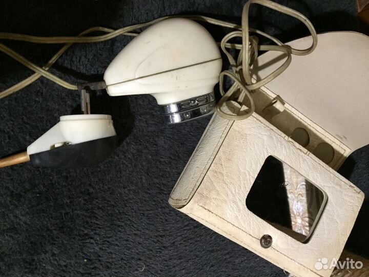 Бритва старинная электрическая в футляре ретро