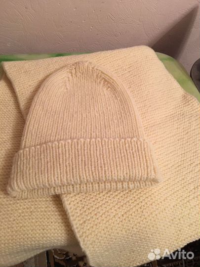 Комплект шапка и шарф ручной вязки