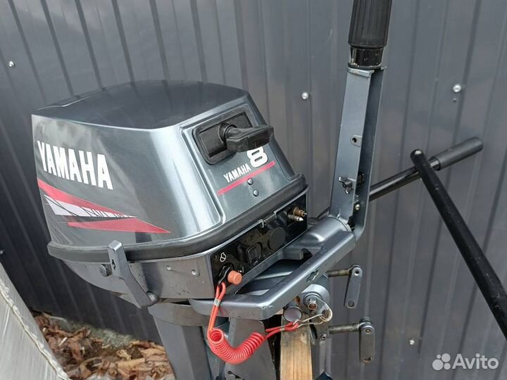 Лодочный мотор Yamaha 8cmhs витринный