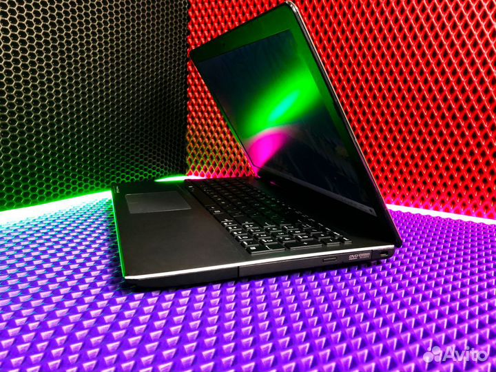 Ноутбук Asus для офисной работы