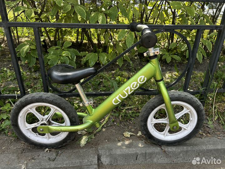 Беговел cruzee красный и зеленый 2 шт