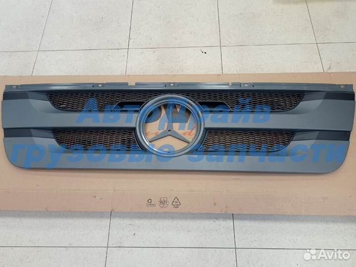 Решетка радиатора Мерседес Актрос