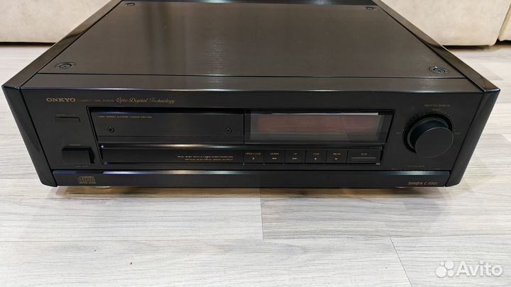 CD проигрыватель Onkyo Integra C-2001