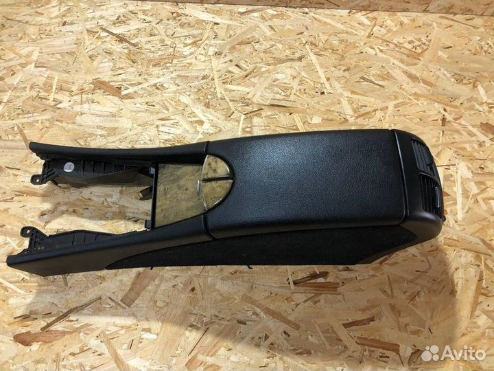 Подлокотник Mercedes E W211 Е30 М272943 2007