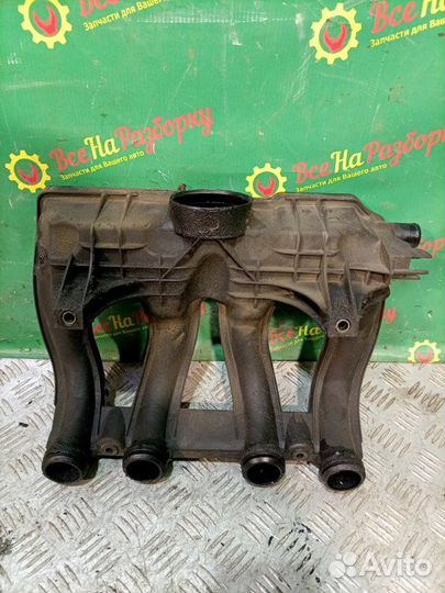 Впускной коллектор Peugeot Partner малометражный