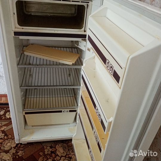 Отдам холодильние
