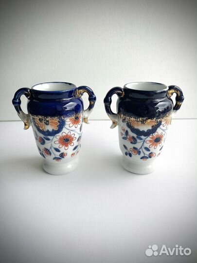 Пара старинных ваз