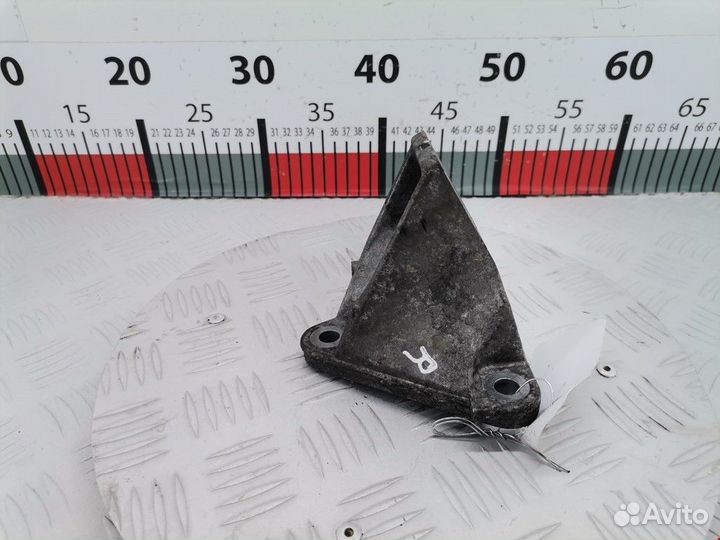 Кронштейн двигателя Opel Omega B рест. 2001