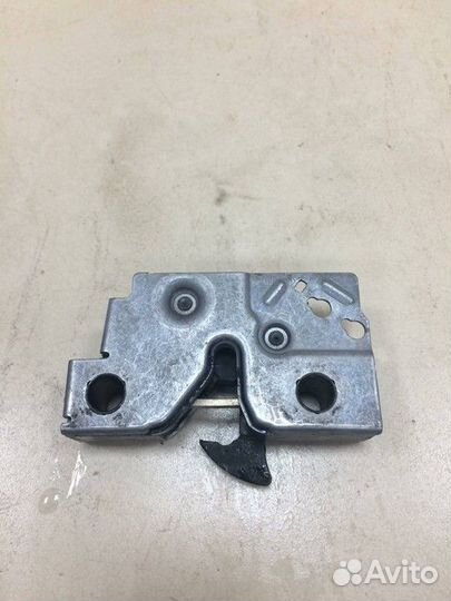 Замок капота Volkswagen Polo