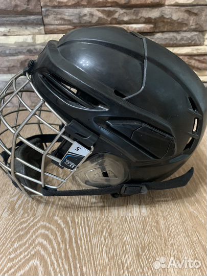 Шлем хоккейный