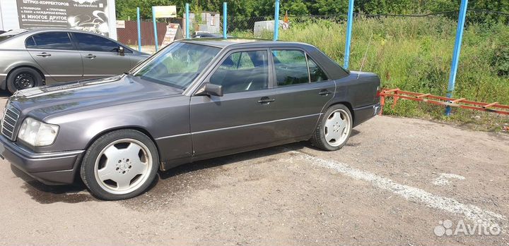 Mercedes-Benz E-класс 4.2 AT, 1994, 363 800 км