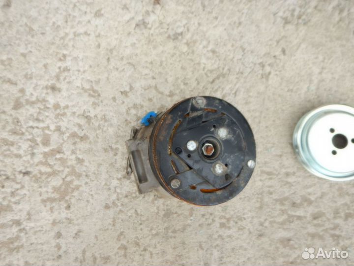 Компрессор кондиционера LADA Niva ваз 2121