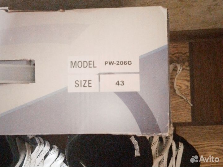 Коньки хоккейные 43 размер новые