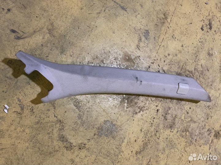 Обшивка салона передняя правая Land Rover