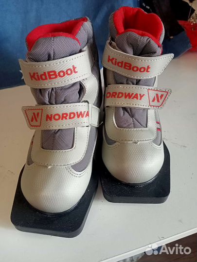 Детские лыжные ботинки