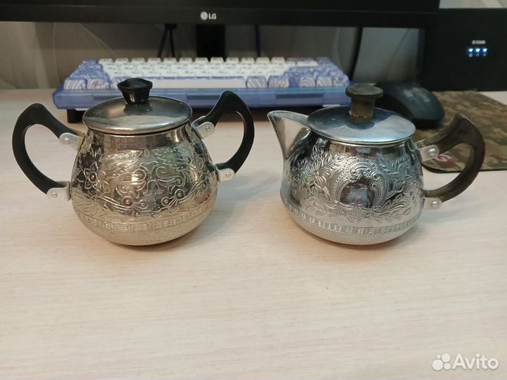 Заварочный чайник и сахарница СССР