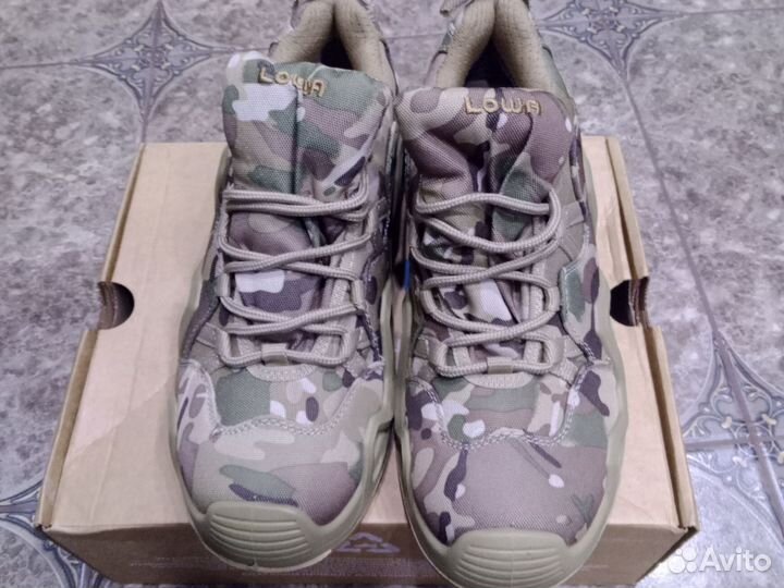 Тактические кроссовки lowa