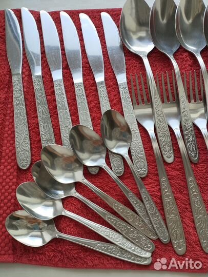 Столовые приборы набором