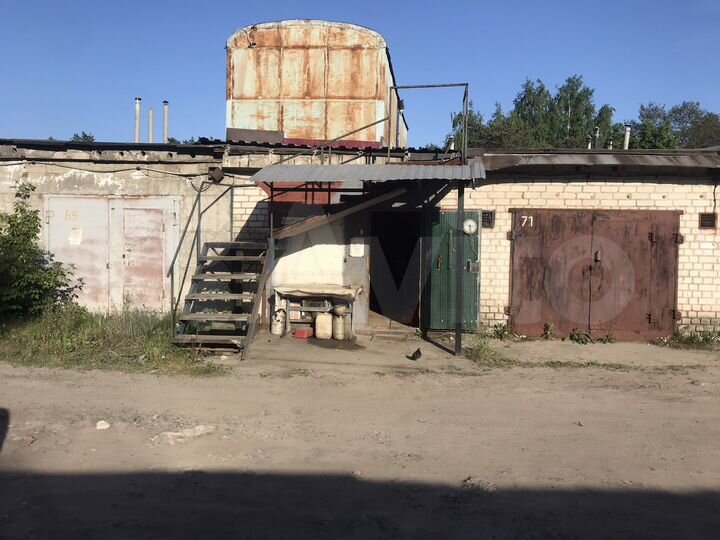 Гараж, > 30 м²