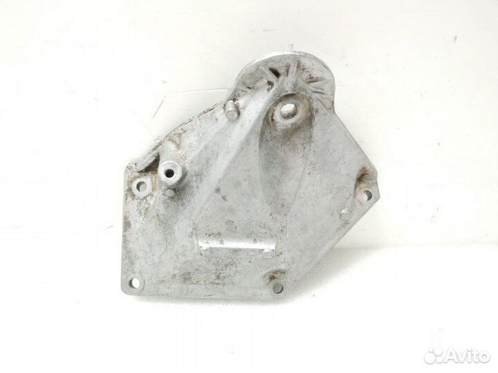 Кронштейн двигателя левый Bmw 5-Series E60 2004