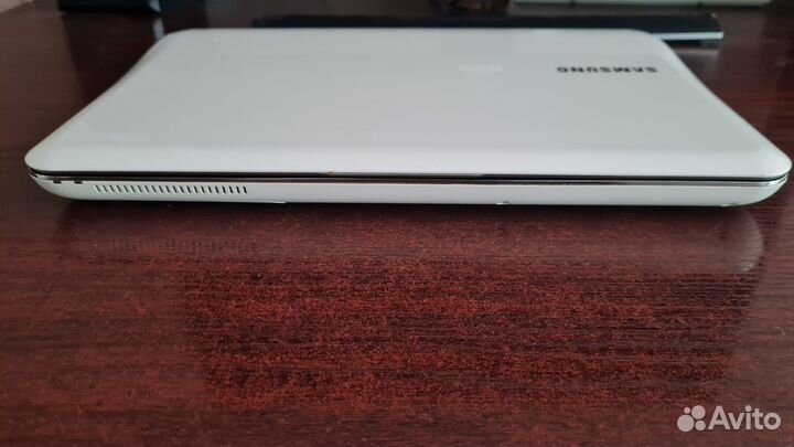 Ноутбук Samsung SF310- 13.3