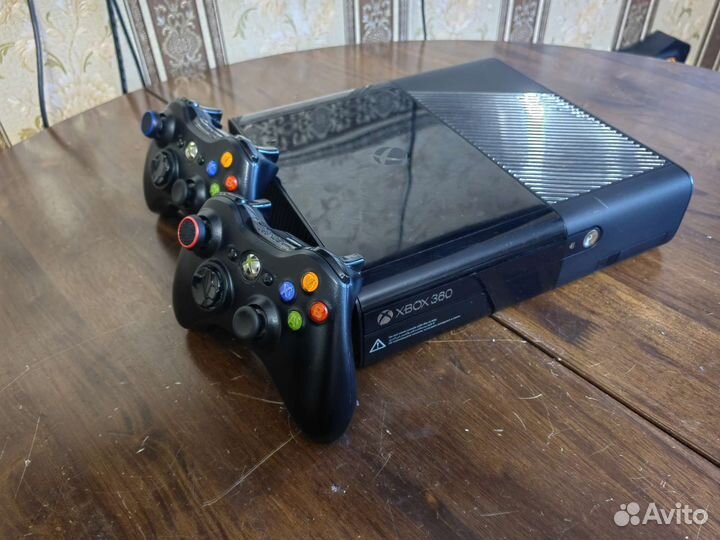 Прошитый Xbox 360e (любые игры бесплатно)