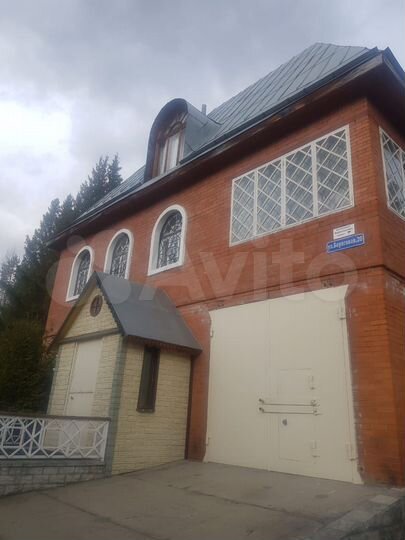 Дом 400 м² на участке 15 сот.