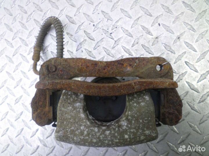 Суппорт задний левый Hyundai Santa Fe 2 CM