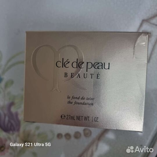 Тональный крем Cle de peau