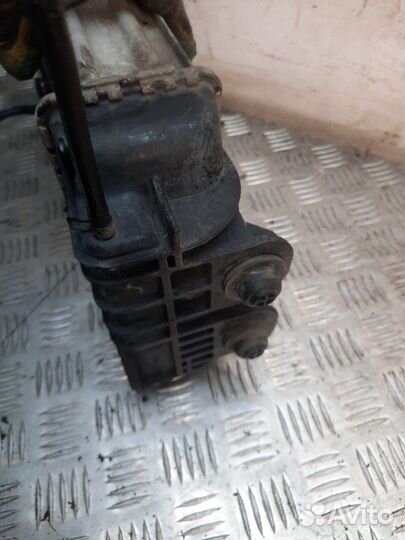 Интеркулер Toyota Yaris хэтчбэк 5 дв. 1.4 2007