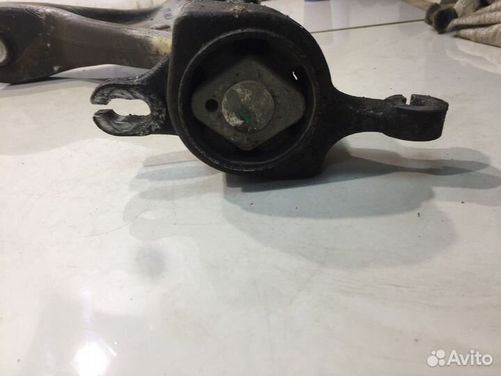 Рычаги подвески (передний, левый)