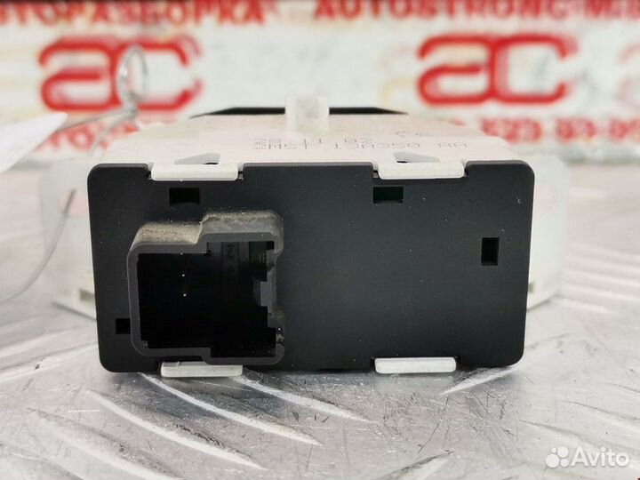 Кнопка аварийной сигнализации Ford Focus рест