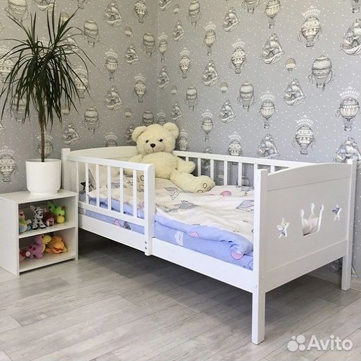 Кровать из массива