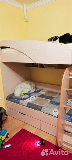 Двухъярусная кровать бу с матрасами