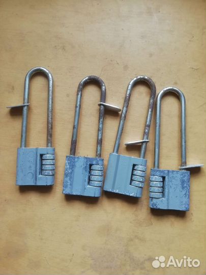 Замок навесной кодовый тех времен