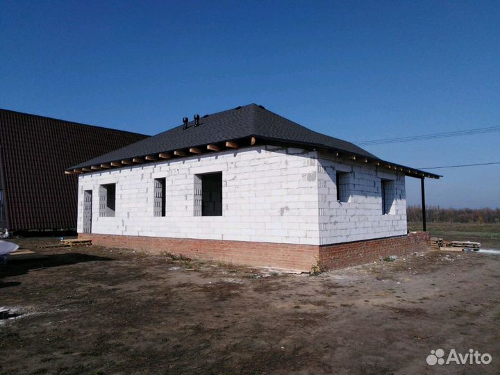 Строители стройка кровельщики