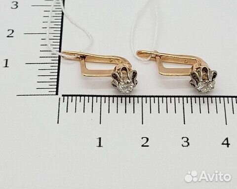 Золотые серьги с камнем