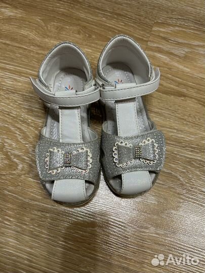 Сандали для девочки